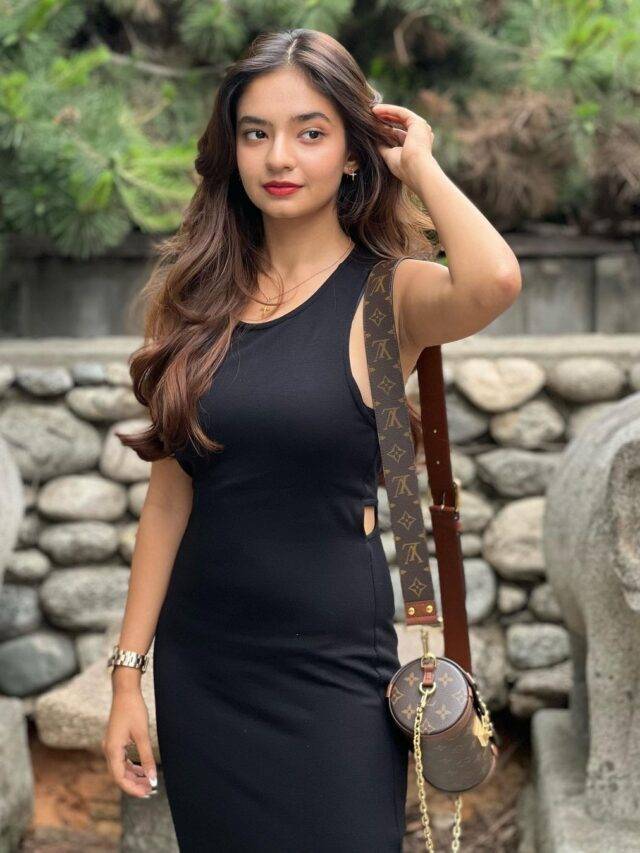 Anushka Sen looks stunning in this Black Dress – Fans got crazy